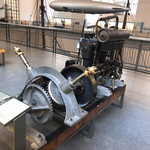 Franziskaner in der Au - ツェッペリン号に積まれていた初期の直列4気筒エンジンにコーフンする。