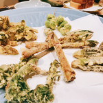 かゆう美酒美食 - 『天ぷら盛り合わせ（春野菜ver）』様（単品値段書いてないから不明）