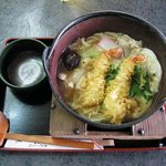 手打ちうどん　芭蕉 - 鍋焼きうどん（1050円）