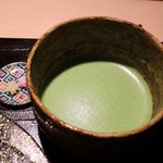 うなぎ時任 - お茶を点ててくれました