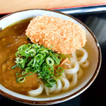 手打ちうどん 清水屋 - コロッケカレーうどん（カレーうどん+コロッケ）