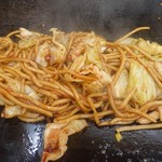 たこはち - イカ焼きそば(刻み紅生姜×一味入り)