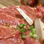 本気焼肉 肉とめし 肉寿司 - ロース