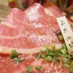 本気焼肉 肉とめし 肉寿司 - 上カルビ