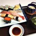 Oofuna Tennenya - ランチ握り寿司7貫定食