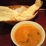 サモサ - 野菜カレーとナン\750