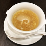 廣東料理 水蓮月 - ふかひれ入り蟹卵スープ