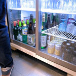 焼肉ヒロミヤ - 店内の冷蔵庫