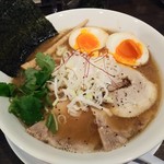 らーめん やまふじ - 特製らーめん880円