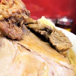 ラーメン二郎 - 豚の迫力