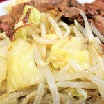 ラーメン二郎 - 野菜（そのまま）