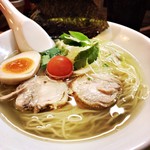 麺屋 承太郎 - 鶏ッシュ。800円。パクチーかな？ミツバかな〜？