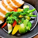 Oven-roasted colorful vegetables