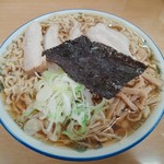 Kenchan Ramen - 中華そば(普通) 750円
                        カスタマイズは油ぬきで