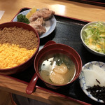 雛どり - そぼろ丼定食（1,000円）