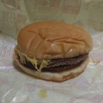 マクドナルド - チーズバーガー 130円、パテ倍 100円