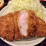 とんかつ まさむね - 上ロースかつ
      肉厚！脂身も程よく付いてます