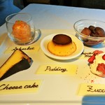 THE KAWABUN NAGOYA - 実物の見本から選べるデザート、苺のズコットやバスクチーズケーキ、温州みかんのシャーベットなど