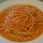 トラットリア ピチコラージョ - ランチ：カニ肉のトマトクリームパスタ
