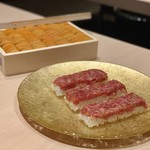 西麻布けんしろう - 雲丹と山形牛共三角の寿司飯