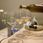 西麻布けんしろう - 淡い濁りの白ワイン