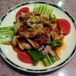 パインリーフ - 豚肉ガーリックソースかけ