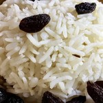 スプーンソング - 【ジーラライス】米の粒に交じっている茶褐色の粒がジーラ(クミン)です。(米より大きい粒はレーズン)