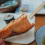 Sakedoko Ikoi - 薄い鮭を焼いたツマミです