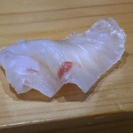 鮨 尚充 - 真鯛･･塩か山葵で。噛むと甘みを感じます。