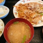 めし 酒処 つか乃 - 豚肉スタミナ焼き定食