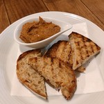 イル・プーモ - 鶏レバーペースト・パプリカ風味