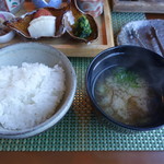 海のしょうげつ - ご飯とお味噌汁