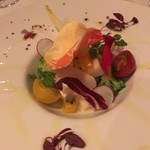 105347557 - 十勝野フロマージュ「ベルネージュ」とオホーツク産帆立の薔薇サラダ