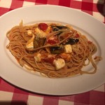 ナポリの下町食堂 - 茄子とモッツァレラチーズのトマトクリームソース
