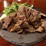 バー ベーシス - BBQビーフ。お酒とよく合います！