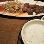 雅亭 - サービスランチ（ステーキ） 1,069円 ♪