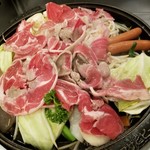 Asahi Biruen Shiroishi Hamanasukan - 鉄板に満載の肉野菜