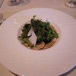 レ ロジェ エギュスキロール - シェフおすすめコース：前菜ビックマッシュルーム・黒トリュフ