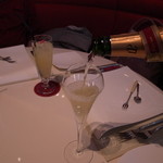 レ ロジェ エギュスキロール - シャンパン