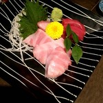 完全個室 肉寿司 彩・八馬  - 大間本鮪の二種盛り（トロ入り）
