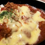 小料理バル さくら - お肉たっぷりハヤシライス＋チーズ