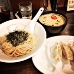麺屋 承太郎 - チキンクリームつけ麺。と、餃子。