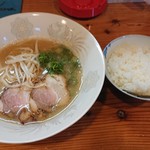 つどいっ亭 - 料理写真:コラボラーメン ￥550 + ライス ￥50