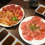 焼肉いーぐる - タン塩は別盛り、三口のタレ