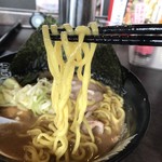 ハルピンラーメン - 箸並みのゴンぶと麺！