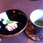 鰻鯉乃館 - うな丼についてきた小鉢、人参の白和えかな。