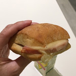 ナチュラルローソン - 料理写真:山形豚ハムサンド258円