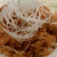 萬珍樓 本店 - うずらのたたきレタス包み