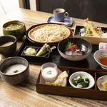 鎌倉うどんダイニング波音