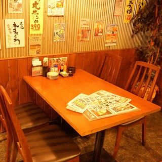 ご友人やお仕事仲間との飲み会、デートにもおすすめのテーブル席です！